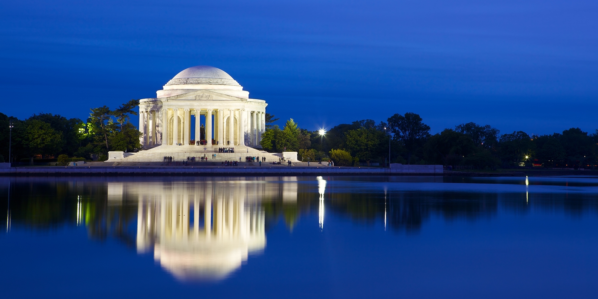 Jefferson memorial at night